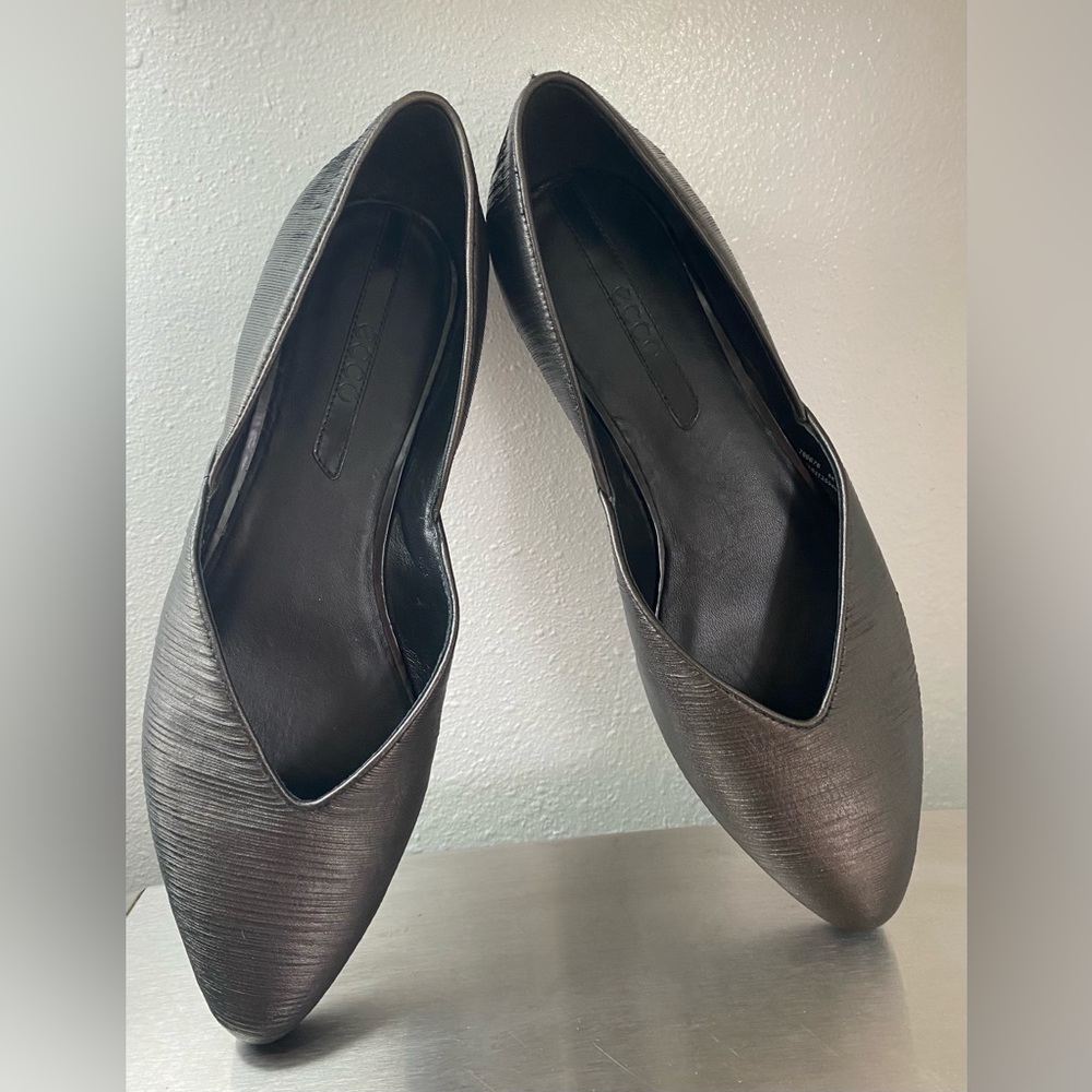 ECCO ..Elegant Black Women's Flats